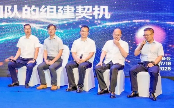创始人.jpg